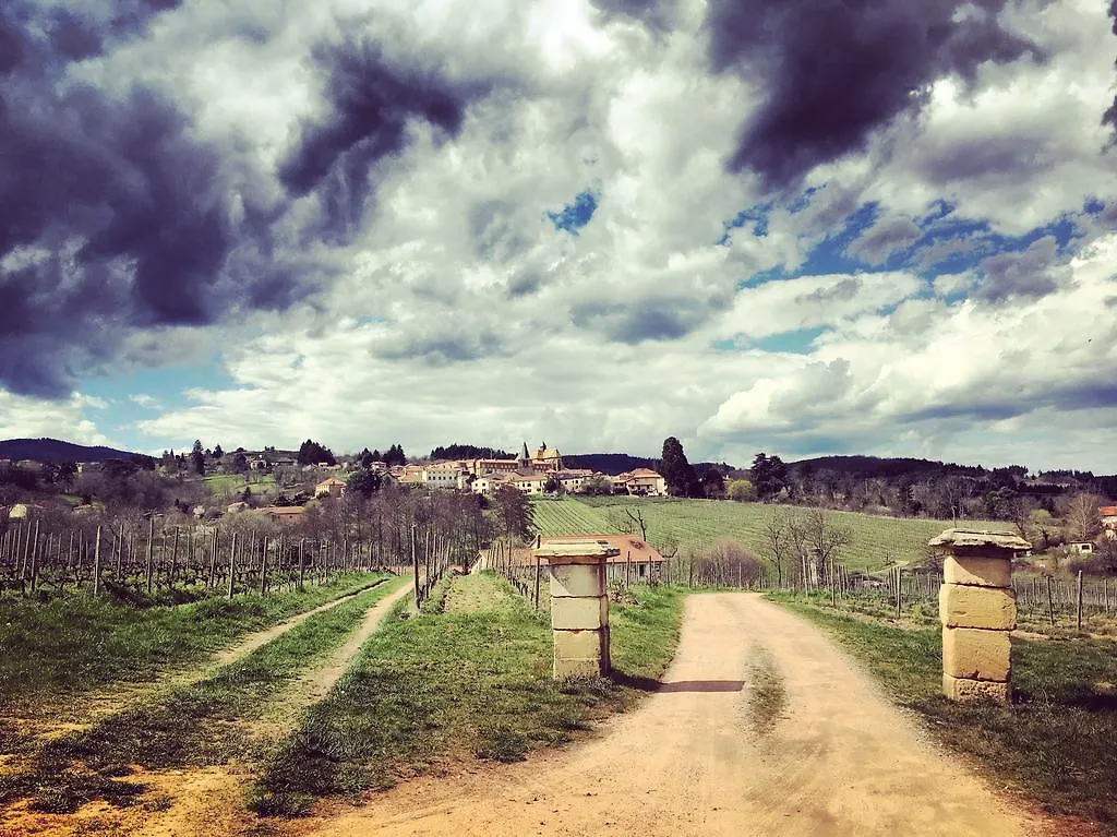 Gites Le Lancelot Ambierle Bed & Breakfast