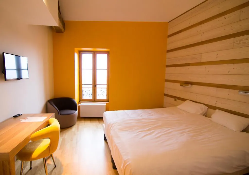 Gites Le Lancelot Ambierle Bed & Breakfast