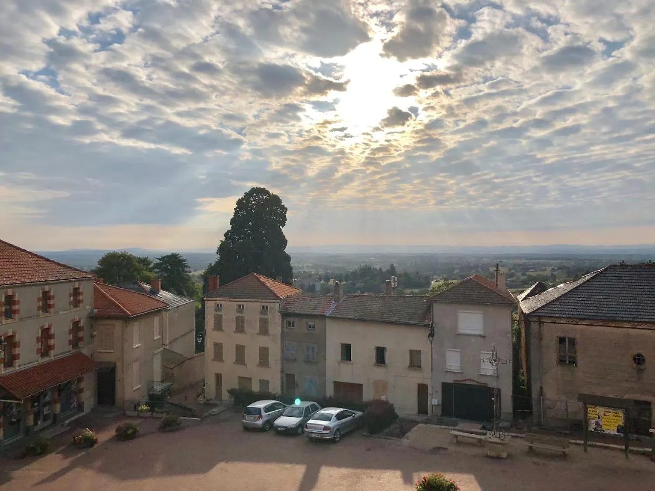 Gites Le Lancelot Ambierle Bed & Breakfast
